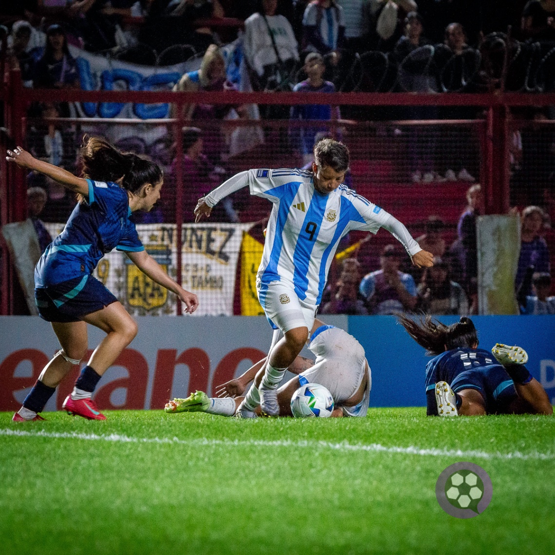 Argentina vs Paraguay - Liga de Naciones - 24/10/2025 - Foto 6